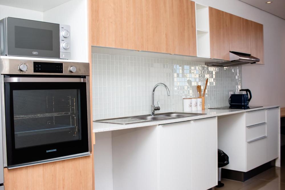 Urban Oasis Apartments At Freedom Plaza Windhoek Exteriör bild